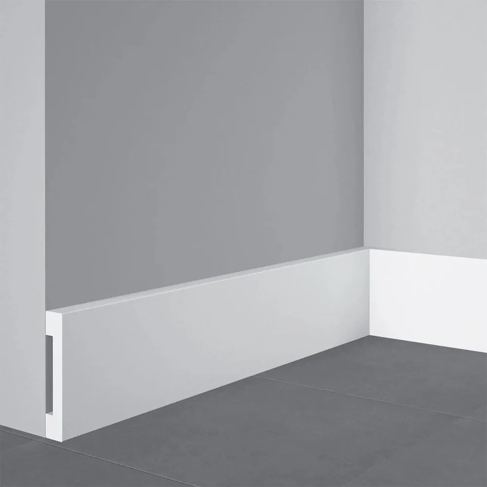 Плинтус напольный DECOMASTER D157 ДМ (66*13*2000мм)