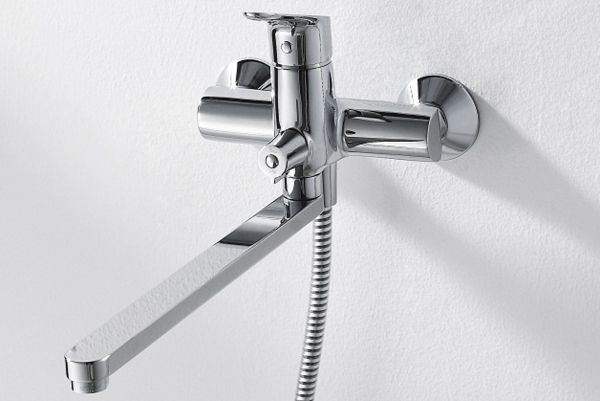 *** F64898C LB DROP Смеситель для ванны с длинным изливом